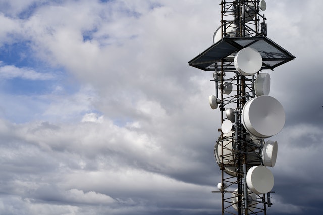 Chegada do 5G irá mudar configuração de antenas parabólicas no Brasil